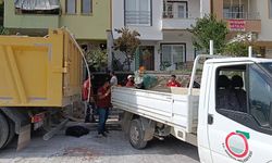Kötü koku gelen evden 1 ton atık çıktı