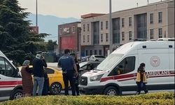 Otomobil ile motosikletin çarpıştığı kaza kamerada