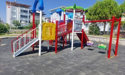 Samsun'da parklara kırmızı beyaz dokunuş