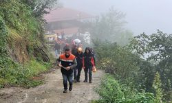 Trabzon'da heyelan; 1 kişi toprak altında kaldı
