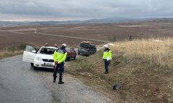 Çorum'da otomobil takla attı: 2 yaralı