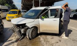 Hafif ticari aracın çarptığı cip takla attı; 1 yaralı