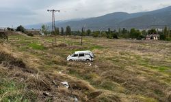 Kastamonu'da minibüs, şarampole devrildi: 2 yaralı