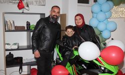 Motosikletçilerden lösemi tedavisi gören çocuğa doğum günü sürprizi