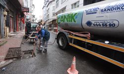 Samsun Canik Belediyesi'nden sağanak mesaisi: mazgallar temizleniyor