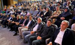Tozlanmış türküler konserinde öğrenciler ve öğretmenler aynı sahneyi paylaştı