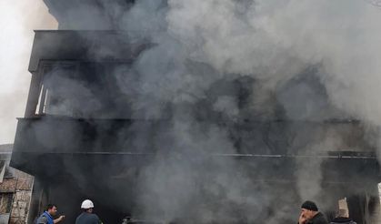 Garajda çıkan yangında 6 araç yandı