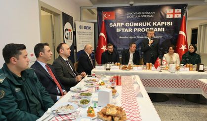 Sarp Sınır Kapısı'nda Türkiye-Gürcistan dostluk sofrası