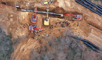 Doğal gaz çalışması sırasında toprak altında kalan 2 işçiden 1'i öldü