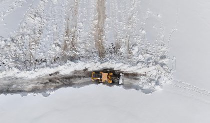 Ordu'da 4 metreyi bulan karla mücadele çalışması