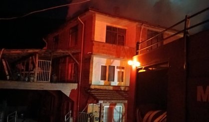 Yangın çıkan daire kullanılamaz hale geldi