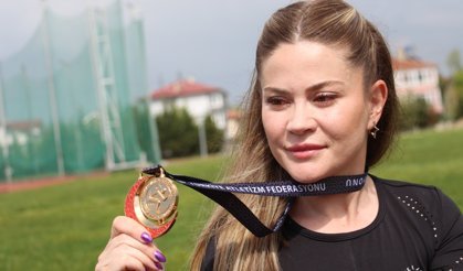 1,5 yıl önce koşuya başlayan öğretmen, 2 kez rekor kırdı