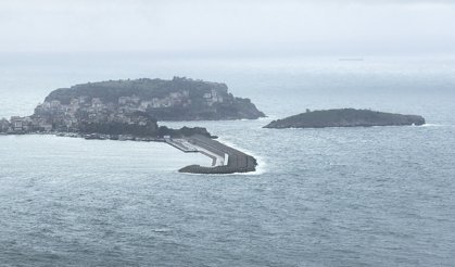 Amasra'da fırtına; dalga boyu 2 metreye ulaştı