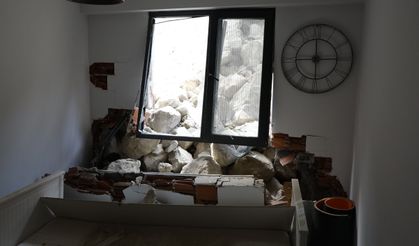 Çocuğunu saniyelerle kurtardı; istinat duvarının çökme anı kamerada/Ek fotoğraflar