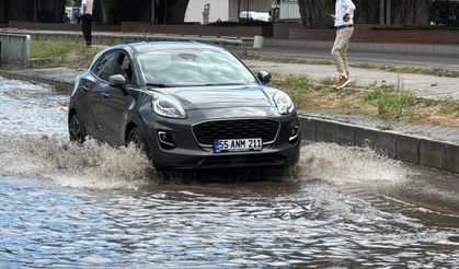 Samsun'da sağanak etkili oldu; sürücüler zor anlar yaşadı