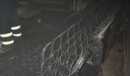 5 katlı apartmanın 3'üncü katında yangın çıktı; 2 kişi dumandan etkilendi
