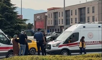 Otomobil ile motosikletin çarpıştığı kaza kamerada