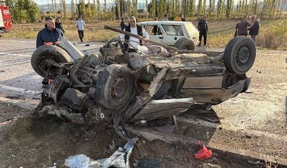 Çorum'da iki otomobil çarpıştı: 7 yaralı