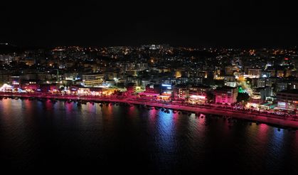 YEDAŞ, meme kanseri farkındalığı için Samsun'daki sahil sokak lambalarını pembe renkte yaktı