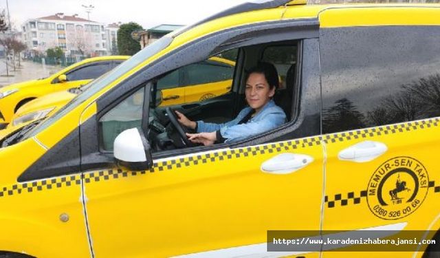 Havva, 2 kızına bakabilmek için taksi şoförlüğü yapıyor