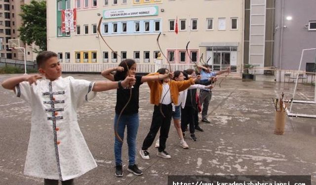 Samsun'da çocuklara Geleneksel Türk Okçuluğu öğretiliyor