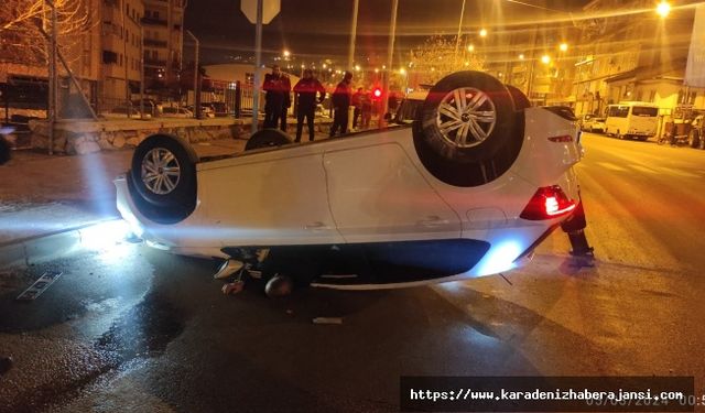 Taksiye çarpıp takla atan otomobilin alkollü sürücüsü hafif yaralandı