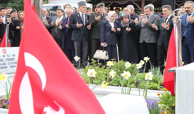 Samsun'da 18 Mart anması; şehit anneleri gözyaşı döktü