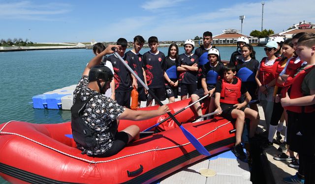 Rafting Eğitim Kampları’na Büyükşehir ev sahipliği yapıyor