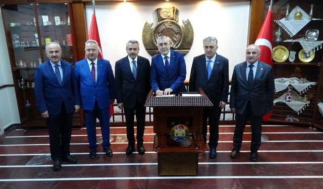 Bakan Işıkhan: Türkiye'de çeyrek asırda çok büyük başarılara imza attık (2)