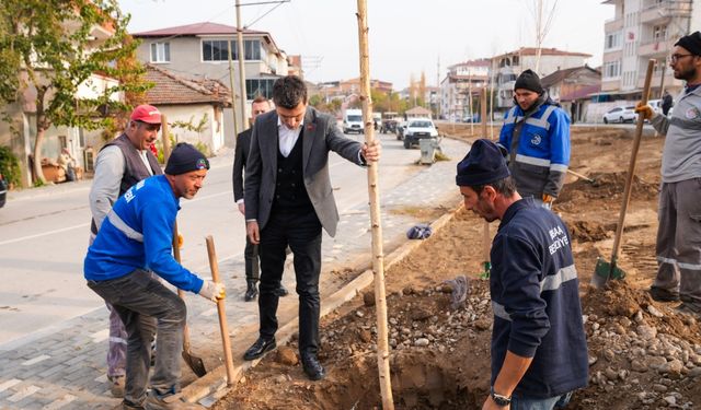 Başkan Karagöl: İklim değişikliğinin olumsuz etkilerini minimuma indirmek için fidan dikiyoruz