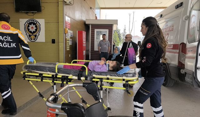 2'nci kat penceresinden düşen Azra yaralandı