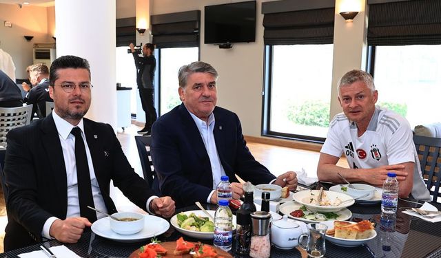 Başkan Serdal Adalı, futbol takımıyla buluştu