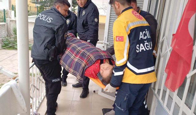 Birlikte yaşadığı kadını dövüp, bıçakladı