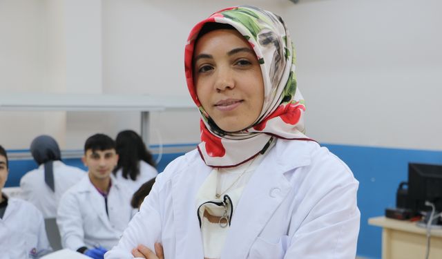 Bu lisedeki öğrenciler biyomedikal cihazlar ile eğitim görüyor