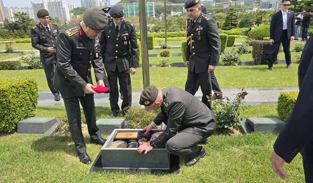 Genelkurmay Başkanı Orgeneral Gürak, Kore Cumhuriyeti'nde Türk şehitliğini ziyaret etti