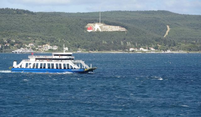 Gökçeada ve Bozcaada ilçelerine 2 gündür feribot seferi yapılamıyor