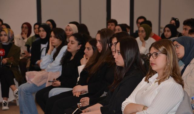 Hakim ve savcıdan hukuk fakültesi öğrencilerine 'kurgusal' duruşma
