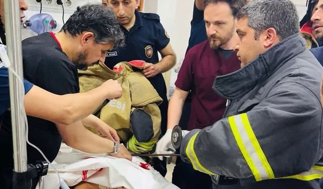 Hatay’da yüksekten düşen çocuğun beline demir çubuk saplandı