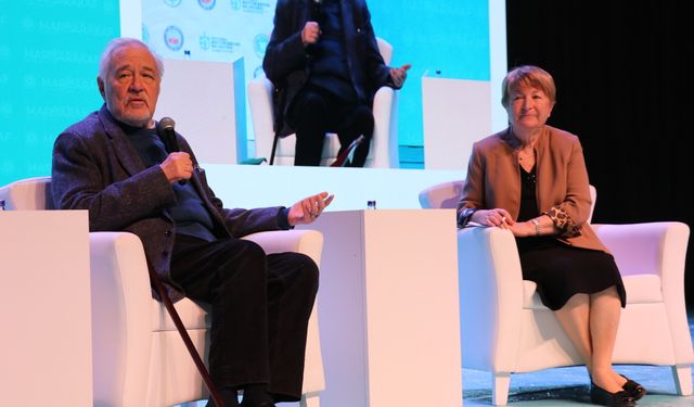 İlber Ortaylı’dan öğrencilere: Hiçbir zaman kaçak yolla bir yere girmeyi, partilere ve tarikatlara güvenerek bir yerlere sızmayı denemeyin