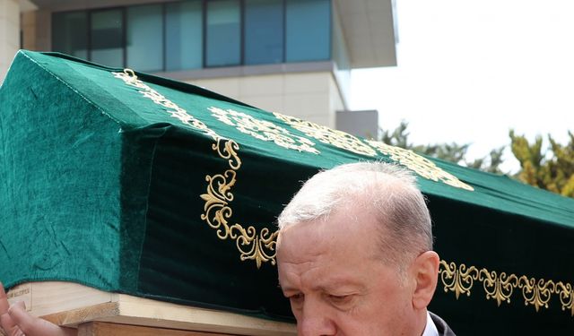 İstanbul- Cumhurbaşkanı Erdoğan, Arapça öğretmeni Ahmet Karaman'ın cenaze namazına katıldı