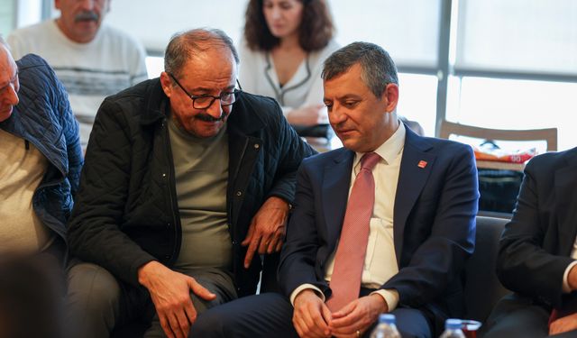 İstanbul- Özgür Özel'den Sırrı Süreyya Önder'in tedavi gördüğü hastaneye ziyaret