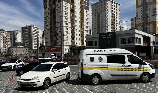 Kayseri'de 11'inci kattaki dairede çıkan yangında dumandan etkilendi