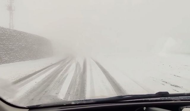 Kop Dağı'nda kar ve tipi etkili oldu