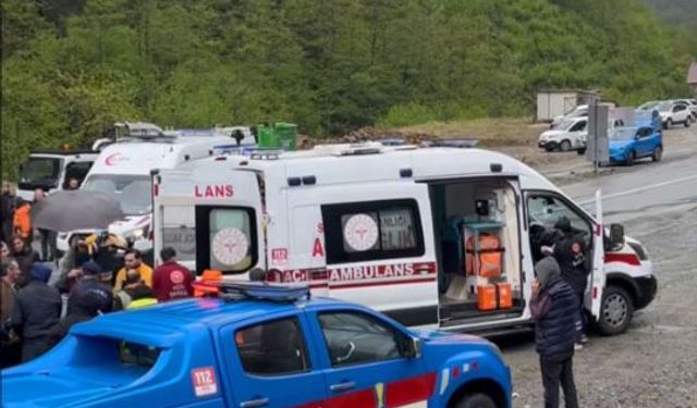 Otomobil ile hafif ticari araç çarpıştı: 7 yaralı