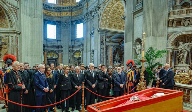 Papa Franciscus için cenaze töreni
