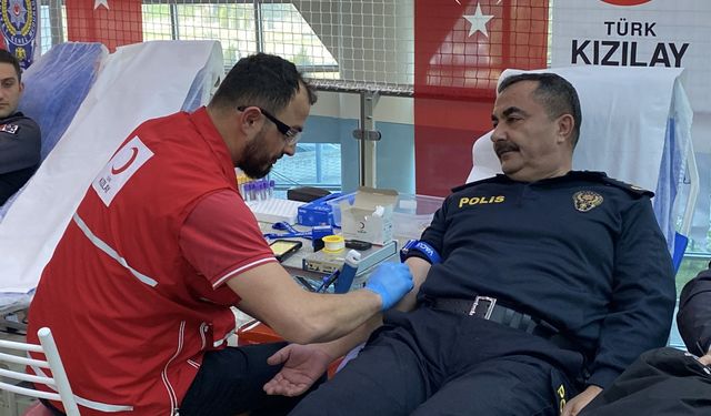Samsun’da polislerden Kızılay’a kan bağışı