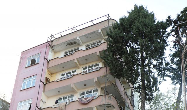Samsun’daki heyelan bölgesinde ikinci heyelan: 5 katkı bina tedbir amaçlı tahliye edildi