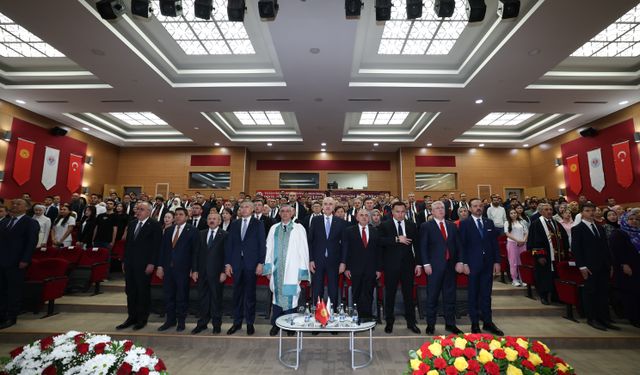 TBMM Başkanı Kurtulmuş, Kırgızistan-Türkiye Manas Üniversitesi’ni ziyaret etti