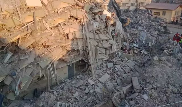 Toplumsal hafızayı diri tutan tanıklık süreci; deprem belgeselleri