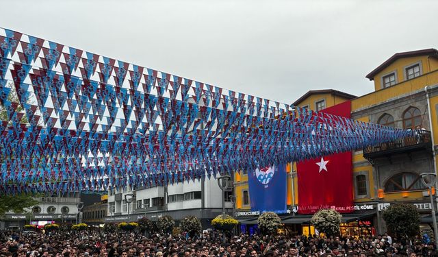 Trabzon halkı Avrupa 2'ncisi gençlerini heyecanla izledi